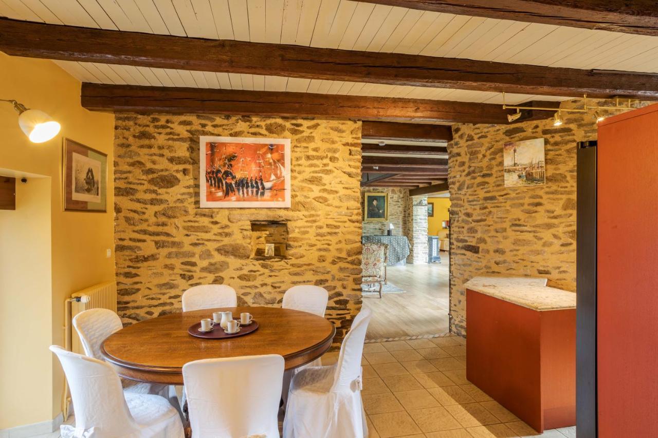 La Longere Du Tertre - Charmante Longere De 400M2 Proche Plage カンカル エクステリア 写真